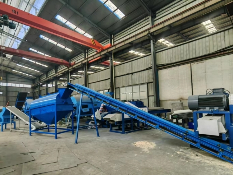 YM-210木屑機生產(chǎn)線